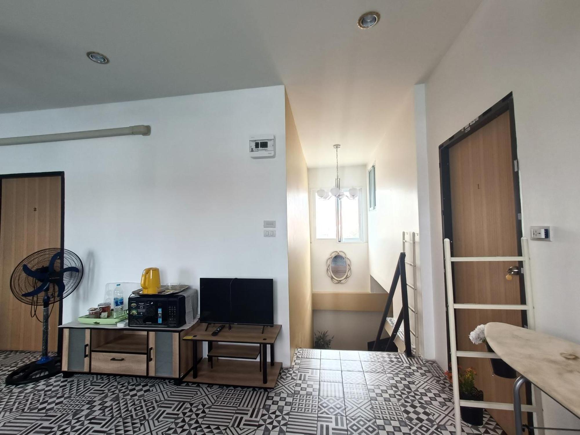 Merit Courtyard Suvarnaphumi House 曼谷 外观 照片