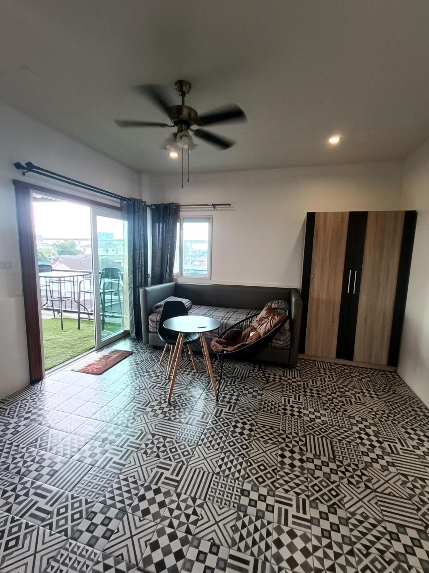 Merit Courtyard Suvarnaphumi House 曼谷 外观 照片