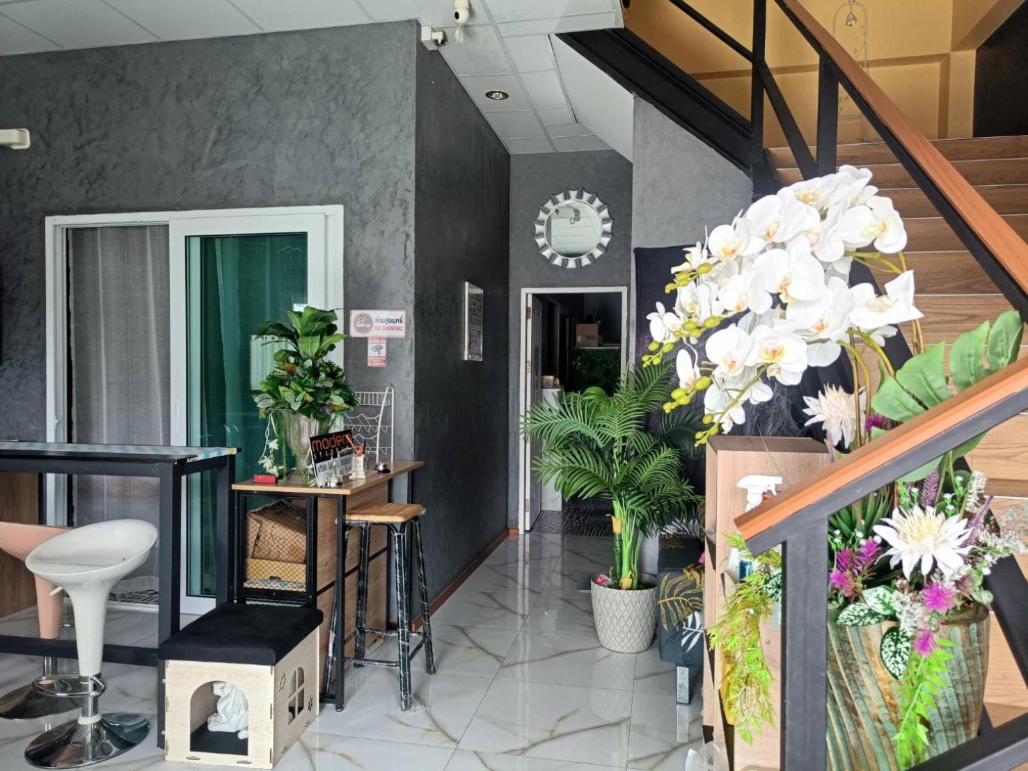 Merit Courtyard Suvarnaphumi House 曼谷 外观 照片